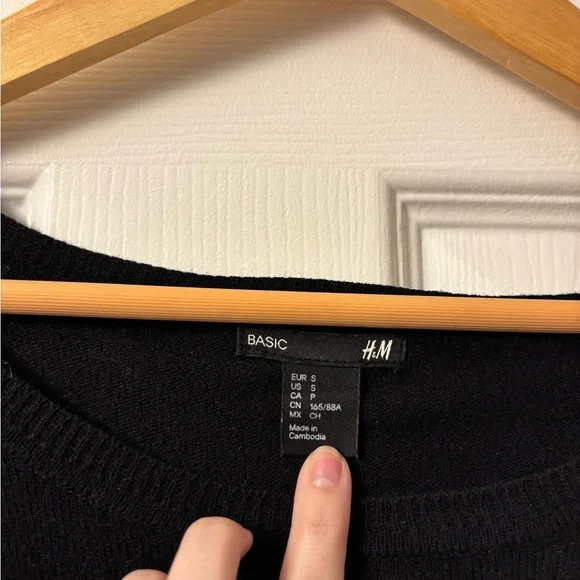 H&M Black Crewneck Sweater - Long Sleeve Lightweight Knit - Picture 2 of 3